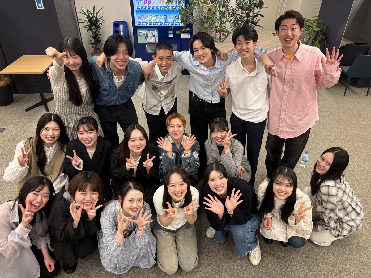 entaschool's tweet photo. 🌸６期生卒業🌸

先日、6期生が卒業しました。
日々のレッスン、映像作品の制作、何気ない会話...このメンバーで過ごした時間が大切な思い出です。

新たな一歩が、希望と可能性に満ちた未来へとつながりますように。。
これからも応援しています！

#松竹エンタテインメント俳優スクール https://t.co/bZlguXuJhT