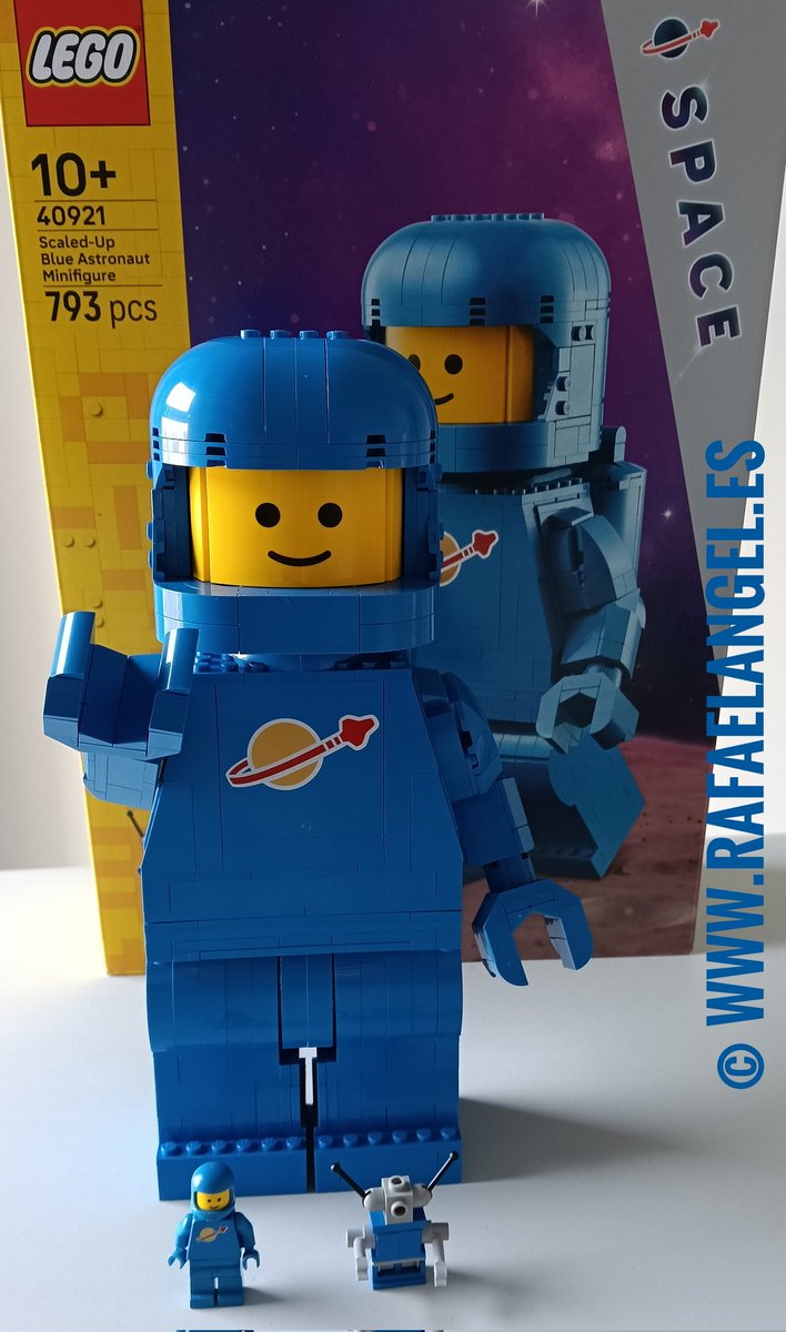 pressnet's tweet photo. #LEGO ® 40921 @LEGO_Group #Espacio: #Minifigura Gigante de #Astronauta Azul.

LEGO ® 40921 LEGO Space: Giant Blue #Astronaut #Minifigure.

Foto / Photo © Rafael Ángel Fernández Gutiérrez 
https://t.co/i12lTQLcrk
https://t.co/wvV5z8V4Np https://t.co/qcPQ6gD5Su