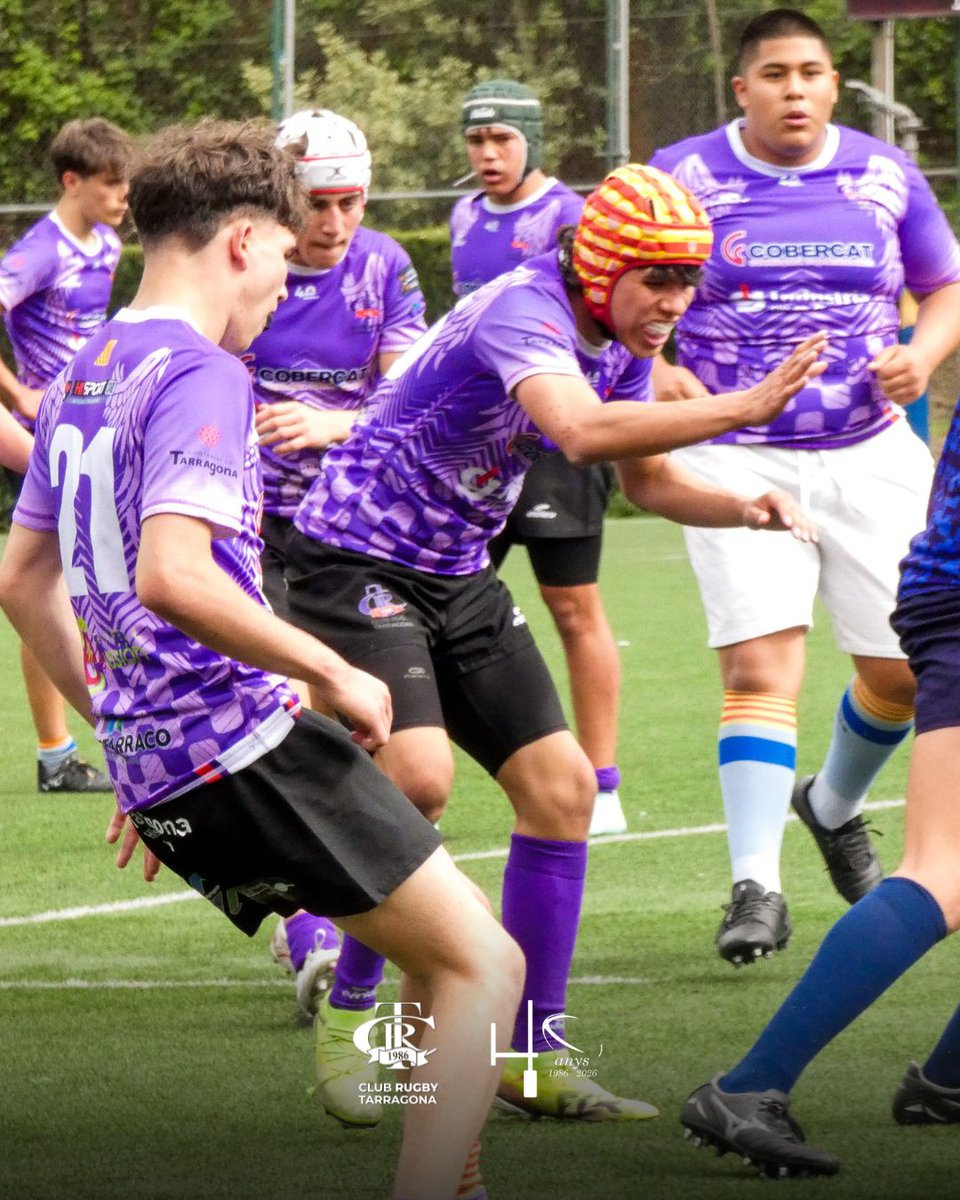 RugbyTarragona's tweet photo. 🔥 Semifinal S16

Els nostres S16 van caure 28–21 contra @goticsrugbybarcelona en un partit intens i lluitat fins al final.

Molt més que el resultat. Aquest grup té molt recorregut 💜🦅

Orgull de l’equip.

#rugbytarragona #voltors #rugbi #tgn https://t.co/D5bWsNRlYS