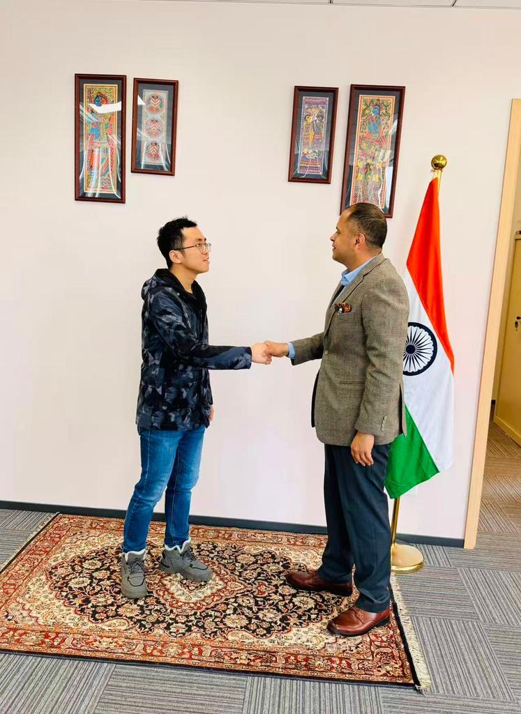 IndiaInShanghai's tweet photo. Building Relationships for a better tomorrow 🇮🇳 🌎🌅

#TechChanges #Indialeadstheworld #IgnitedMinds #MakeinIndia #InvestinIndia 

Consul General @PratikMathur1 was happy to welcome Mr. @billrusso, Chair of the American Chamber of Commerce Auto Committee to the Consulate Premises. Both sides had an engaging discussion on India’s Electric Vehicle Policy 2.0 and related PLI scheme incentives currently changing global supply chains with 🇮🇳 leveraging our Global Capability Center strengths.
 
➡️ Consul General was also happy to exchange views on India’s soft power connect with Shri. Bibash Mukherjee, senior journalist, well known for documenting the history of the Indian community in China, including producing content on #Gurudev Rabindranath Tagore’s three visits to Shanghai and co-authoring “The #Sardars of Shanghai”. 

➡️ CG met and shared ideas with Mr. Tom Blackadar, Managing Director, Zifo Group at the Consulate. Zifo Group has set up a manufacturing plant in India making #nextgen technology equipment and are providing skilled employment opportunities to over three thousand workers. 🏭 

➡️ CG also wished well to young computer sciences scholar from reputed Zhejiang University Mr. Taihang Dong going to India to participate in #SIGMOD Conference in Bengaluru and conveyed our best wishes for further strengthening #youth ties. 💻 

Jai Hind Jai Bharat 🙏🏽

@indiandiplomacy @indiandiplomats