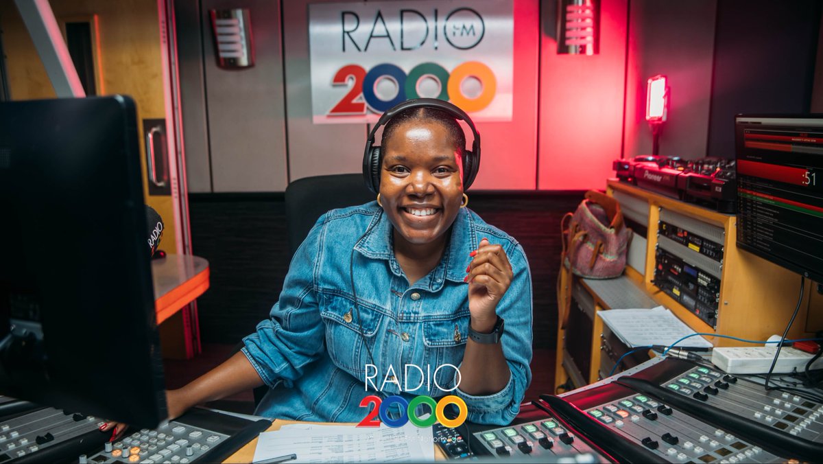 Radio2000_ZA's tweet image. Enjoy the Friday vibes of #BetterTogether with Ntombi