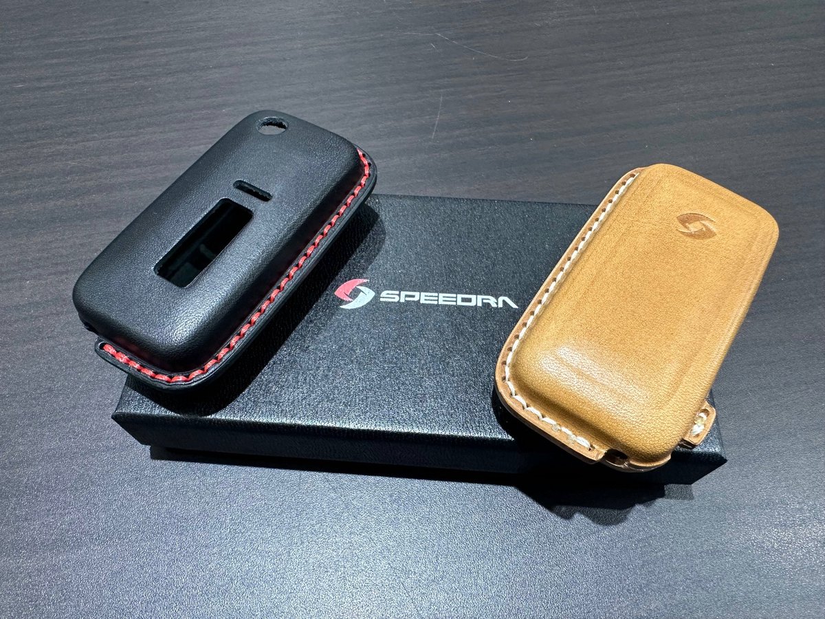 HD_Ryugasaki's tweet photo. #SSK ＃SPEEDRA 様より #CB1000F のスマートキー対応のケースが当店でも入荷されました！
全2色でスマートキーがぴったり収まるタイプ！
ガソリンの給油時に必要なジャックナイフキーもケースに入れたまま出せる形状となります！
各￥６６００(税込)で販売中！
気になるお客様は龍ケ崎店まで！！
#新作 https://t.co/ldgSl5bx5D