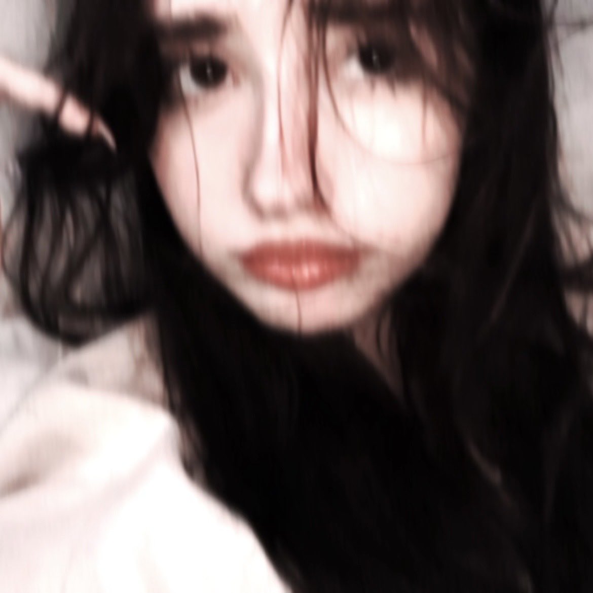 OFairlady's tweet photo. im not blonde anymore hope yall still like me https://t.co/tQn9TlxsyC