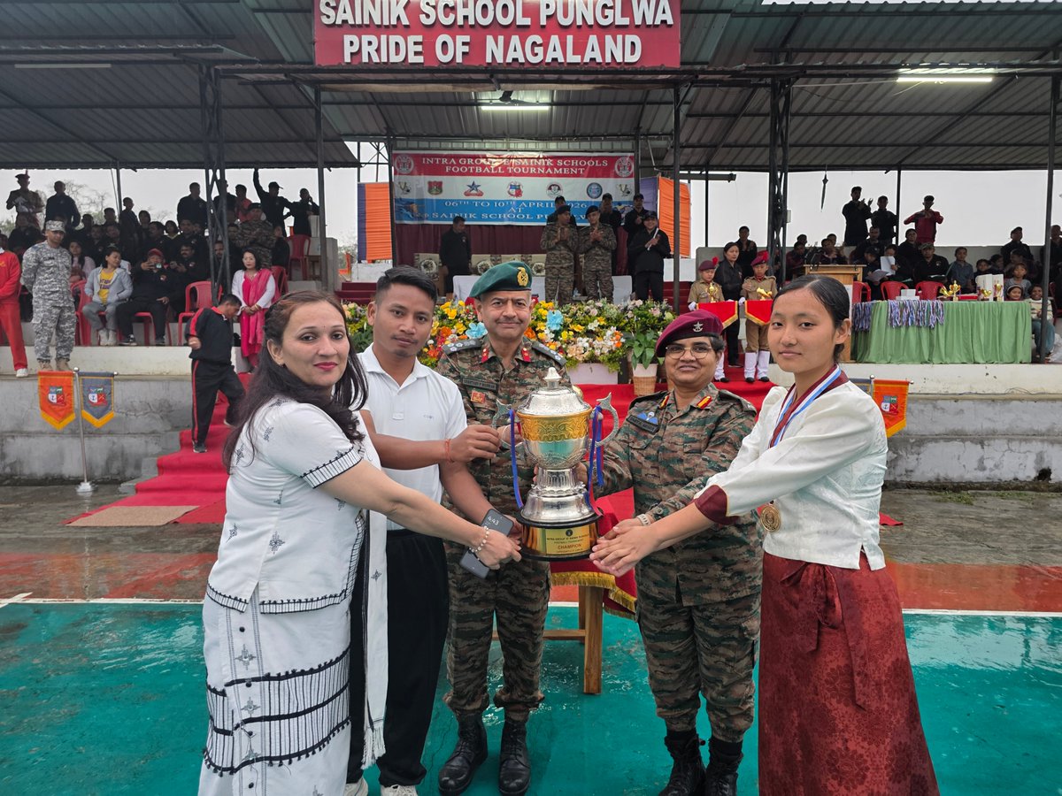 SSEastsiang's tweet photo. The U-17 Girls Team emerged victorious at the Football tournament held at SS Pungalwa.
Cdt Aido Nyigang was recieved the Emerging Player Award &amp; Cdt Gaurobi Das received the Best Player Award.
Congratulations to the entire team for their outstanding performance &amp; sportsmanship! https://t.co/f7E8t1InuP