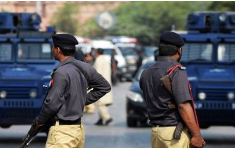 Police constable Khadim Ali Shah martyred and another injured in Manghopir after armed motorcyclists opened fire during chase Investigation underway as authorities collect evidence #Karachi #Police #Pakistan Manghopir incident probe