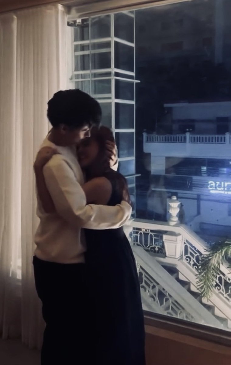 jovieeee 🩷💛🩶 tweet media