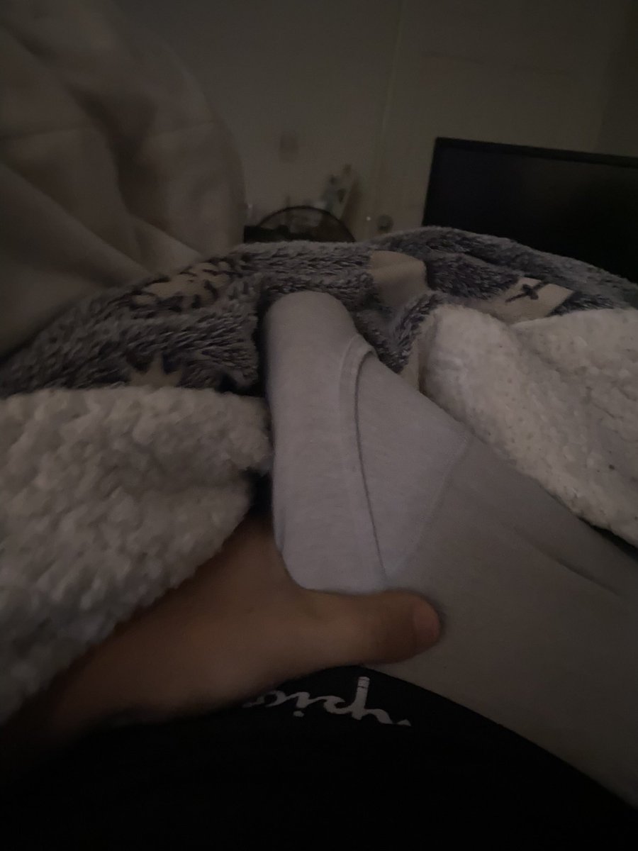 HotDiego08's tweet photo. 😴😴 https://t.co/LzkVix6Peg