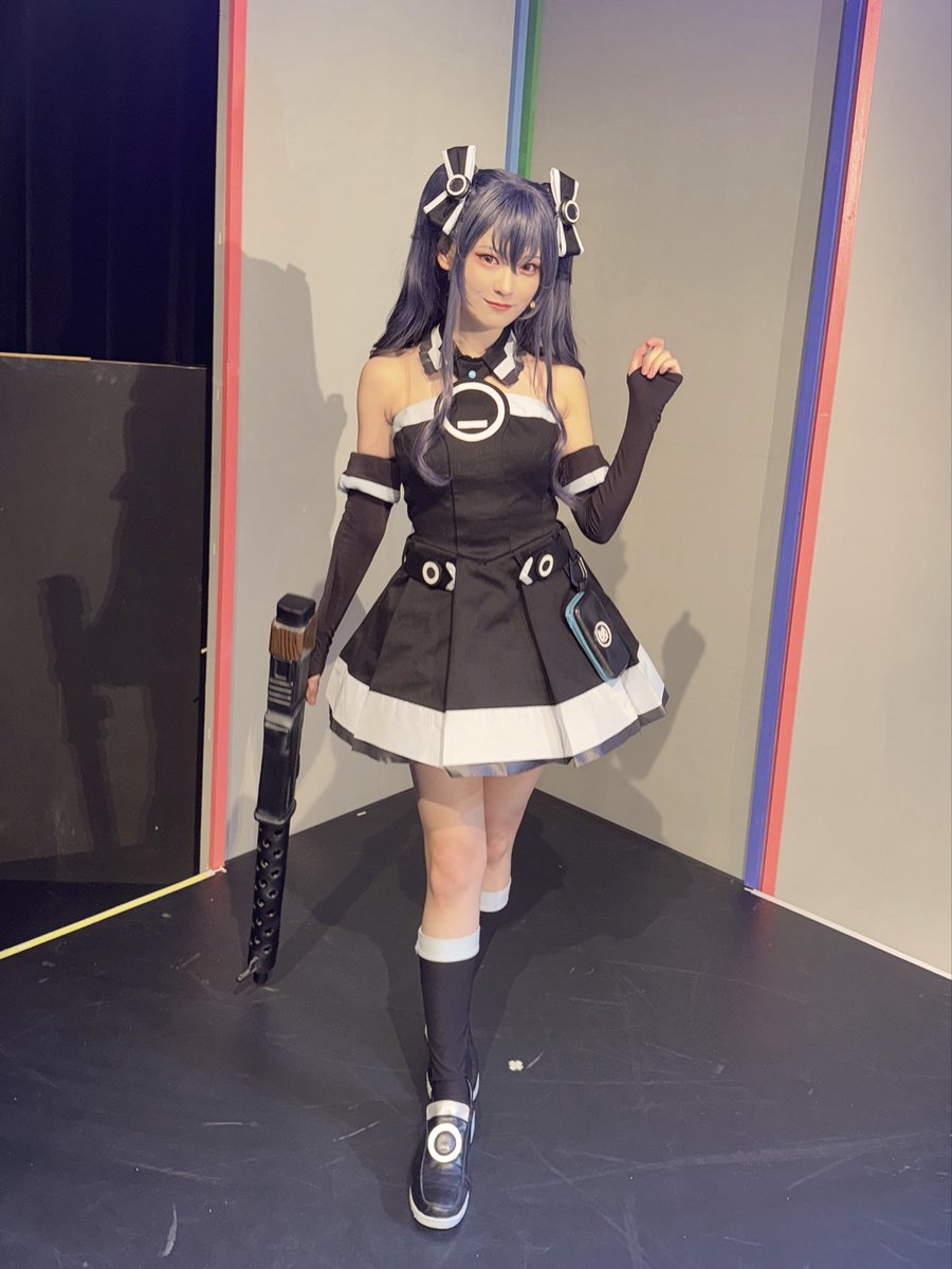 yagimashiro's tweet photo. #ネプテューヌ 15周年を記念して、AKIHABARAゲーマーズ本店にてイベントが開催✨
な、なんと！！ 
 #ネプミュ の衣装も展示してあるみたい‼️👀
ユニを演じられて嬉しかったな〜🔫💗

お近くにお立ち寄りの際はぜひ🫶

 #ネプ15周年 https://t.co/5J2r3lCakD