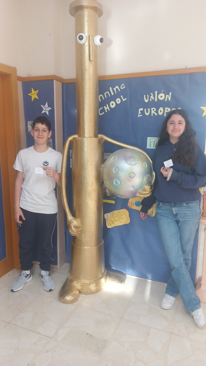 iesgm's tweet photo. Los alumnos Mario Molinero de 1° ESO B y Alba Jiménez de 3° A han ganado el premio por haber resuelto correctamente el problema matemático del mes de marzo. 
Ya está disponible el del mes de abril en el periódico,  página y tablón del Dpt. de Matemáticas. 

Ánimo y a intentarlo! https://t.co/xxWYAIXRMU