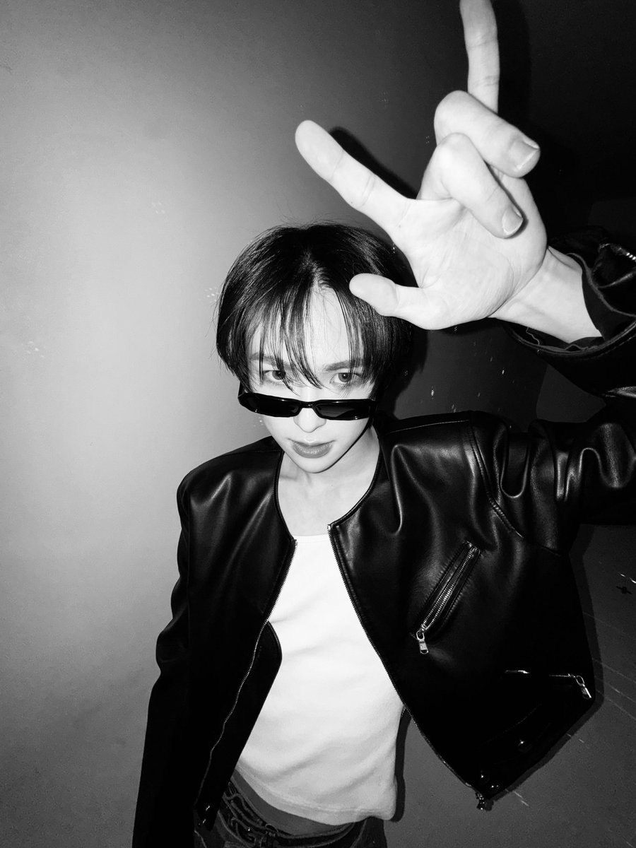 ᶜʳᵒᵖ tweet media