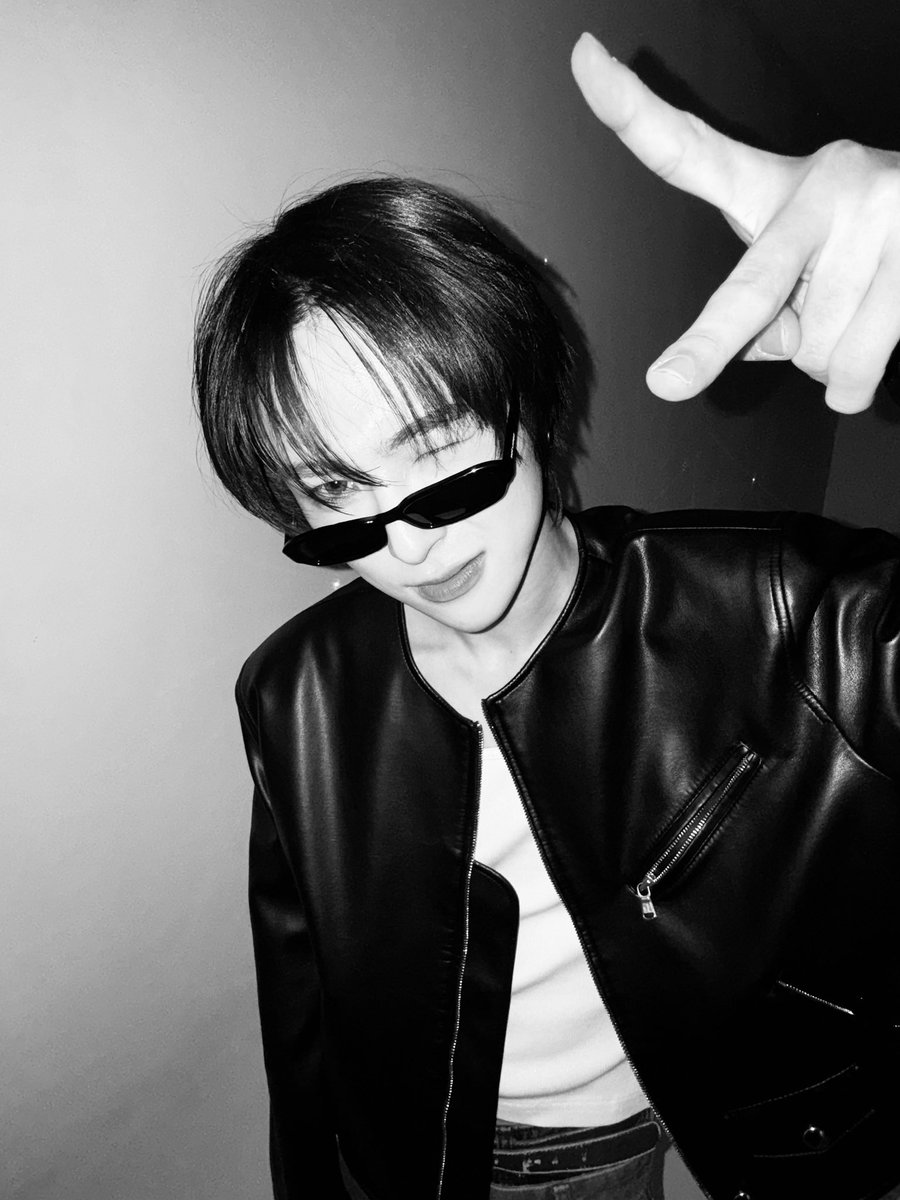 ᶜʳᵒᵖ tweet media