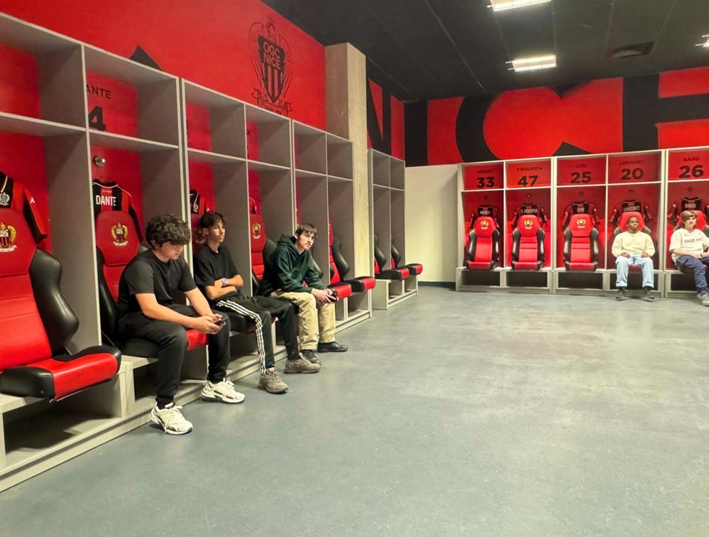 LyceeHutinel's tweet photo. Visite du musée National du Sport à Nice pour des élèves de CAP Métallerie dans le cadre de la préparation de leur nouveau projet professionnel. https://t.co/6XnPrDvova