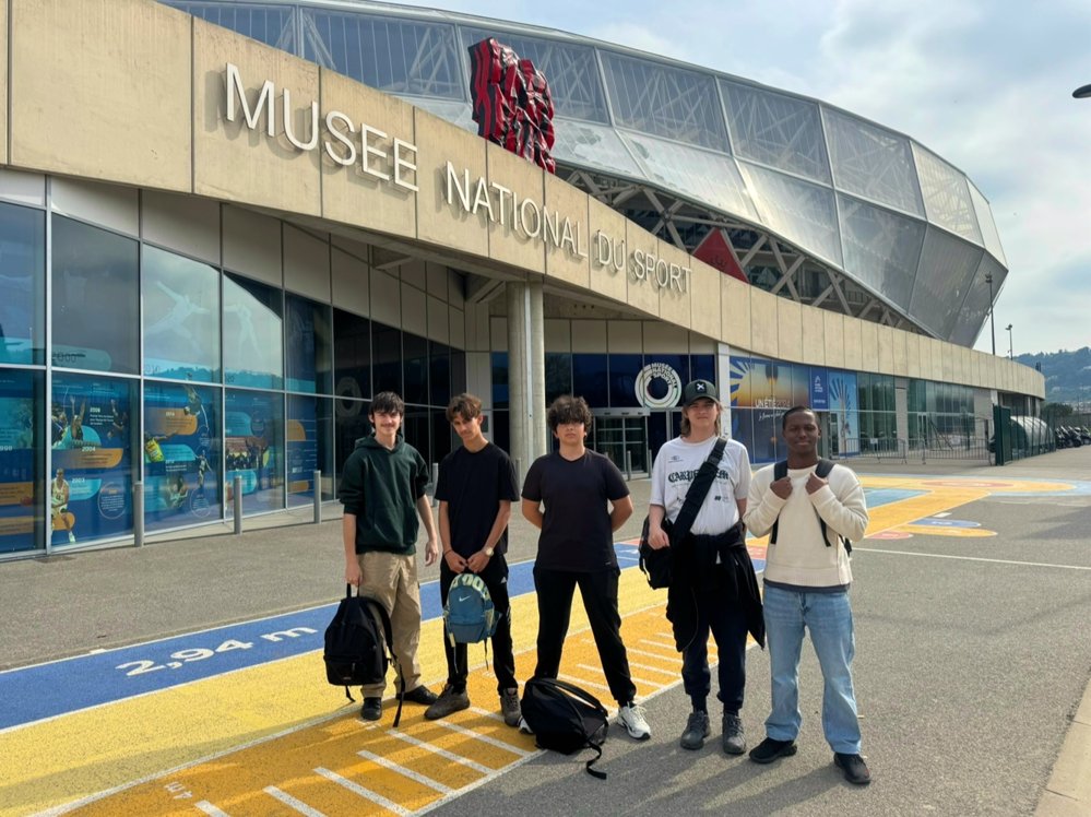LyceeHutinel's tweet photo. Visite du musée National du Sport à Nice pour des élèves de CAP Métallerie dans le cadre de la préparation de leur nouveau projet professionnel. https://t.co/6XnPrDvova