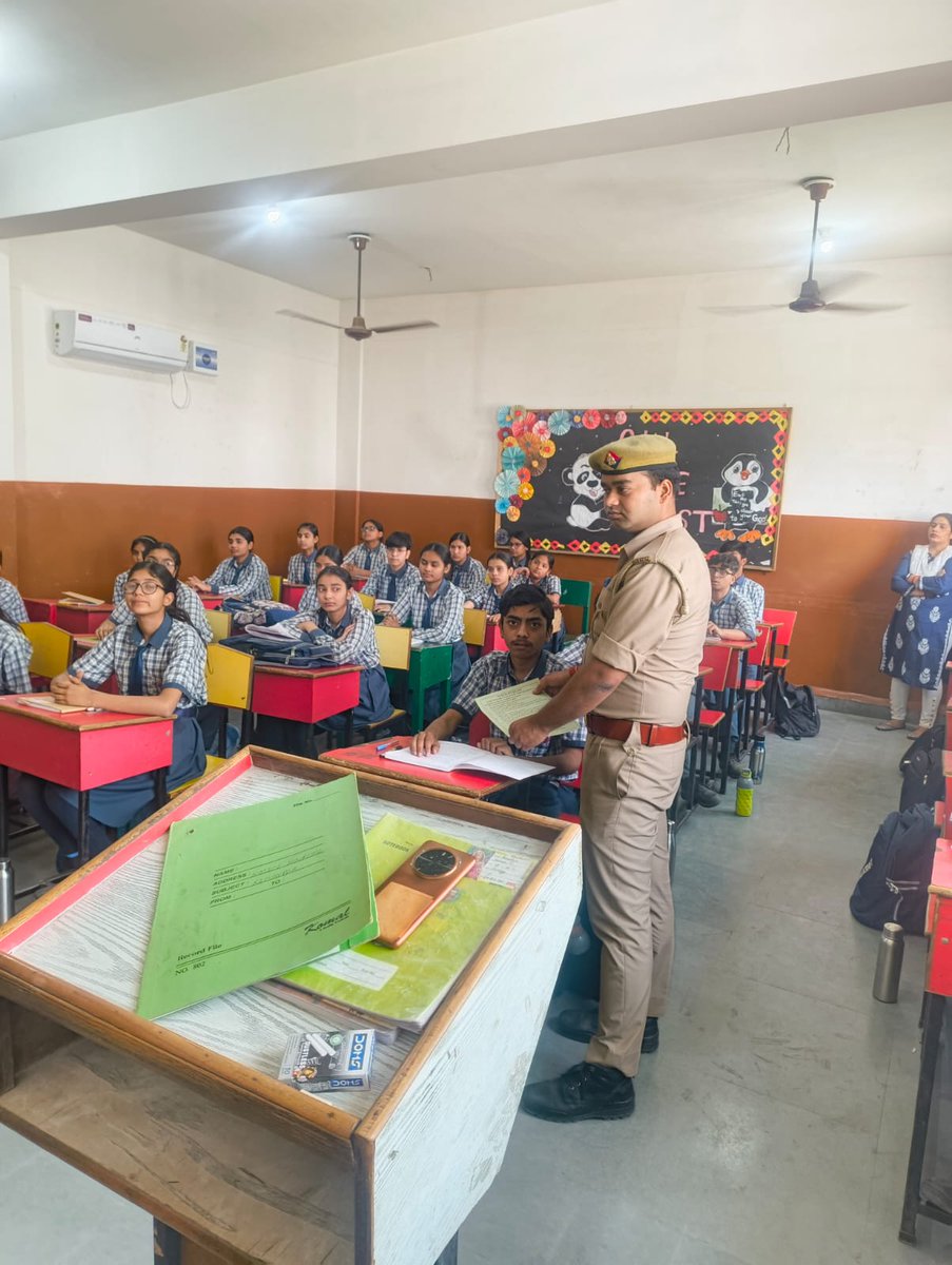 #fire_safety_week के अन्तर्गत अग्नि सुरक्षा के दृष्टिकोण से रॉक गोल्ड एकेडमी खेड़ीकर्मू जनपद शामली स्कूल में छात्र छात्राओं के द्वारा फायर सेफ्टी विषय पर निबंध,चित्रकला प्रतिभाग किया गया एवं छात्र छात्राओं व स्टाफ को अग्निसुरक्षा के प्रति जागरुक किया गया। <a href="/fireserviceup/">Fire & Emergency Services Uttar Pradesh Police</a>