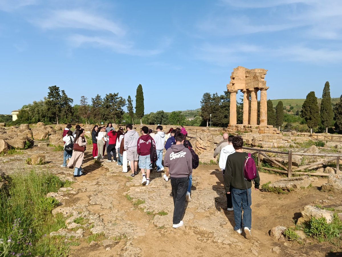 feclcz's tweet image. Hoy visitamos el Valle de los Templos en Agrigento, en nuestro viaje de 4º de #Secundaria @EUErasmusPlus @colegiosfec 🇮🇹🇪🇺