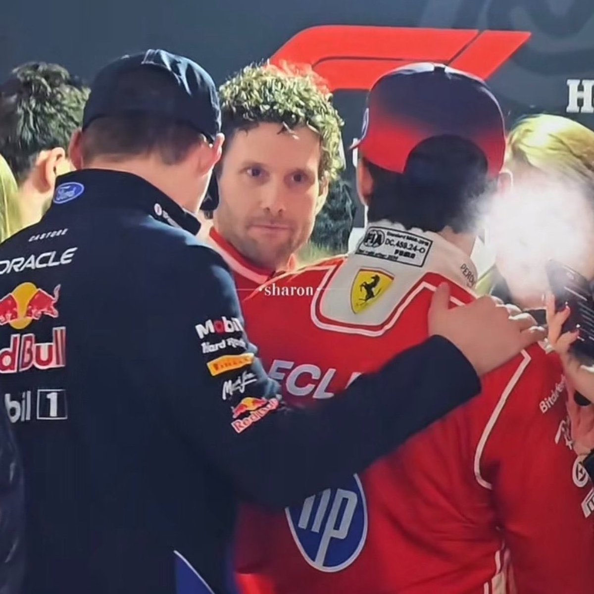 1633 💭 tweet media