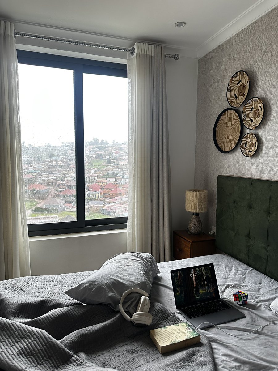 dreeals's tweet image. Favorite thing in 📍Kigali has to be the rain, and it rains a lot some times all through the year. 
Shots from morning vlog🫶🏾
Good morning ☀️