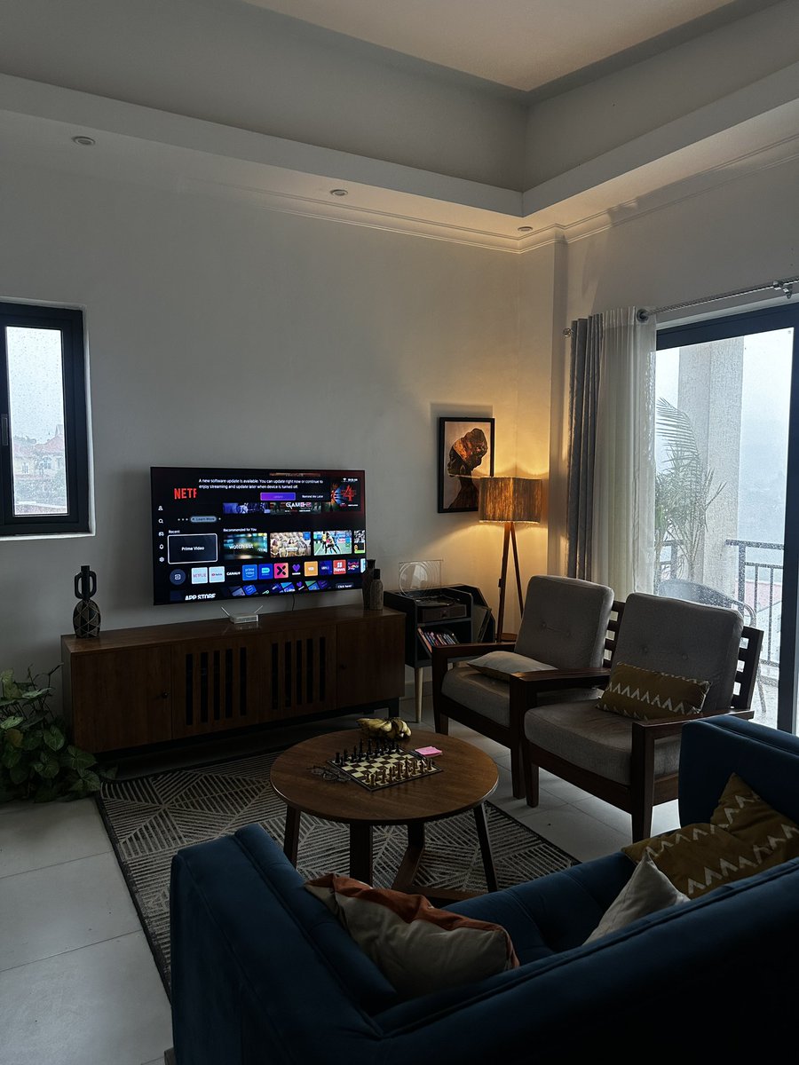 dreeals's tweet image. Favorite thing in 📍Kigali has to be the rain, and it rains a lot some times all through the year. 
Shots from morning vlog🫶🏾
Good morning ☀️