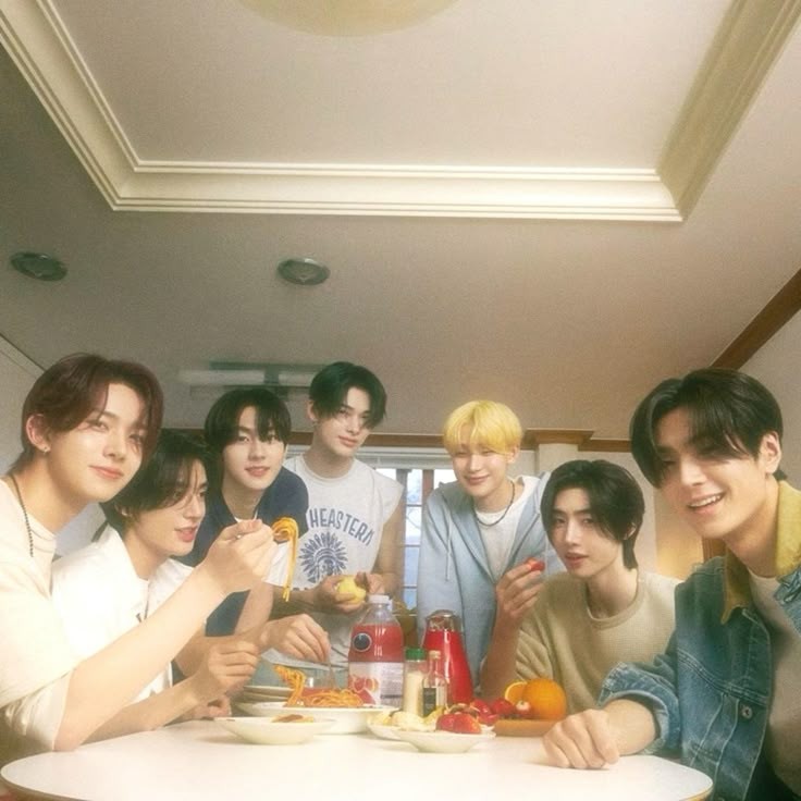 |Nextiiw|☘️ ENHYPEN IS 7🧡 tweet media