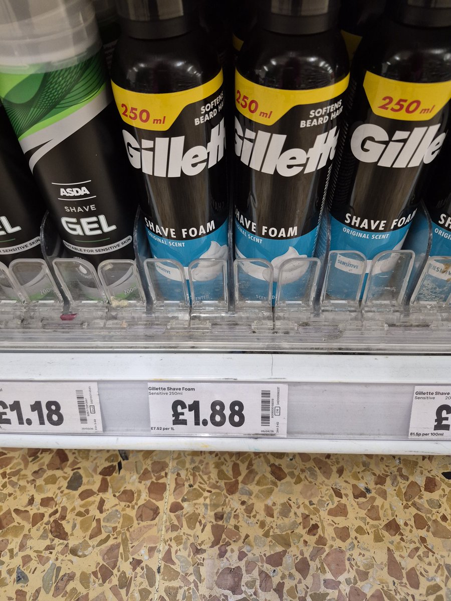 aitch_R_aitch's tweet image. We're being #mugged at the #checkouts by #supermarkets &amp;amp; #manufacturers! And #government are letting them do it! Total piss take! @Gillette #shavingfoam now a whopping £1.88! Before #lockdown was £1! Then £1.25. Then £1.40. Then last month £1.50! #RipOffBritain @asda #gillette