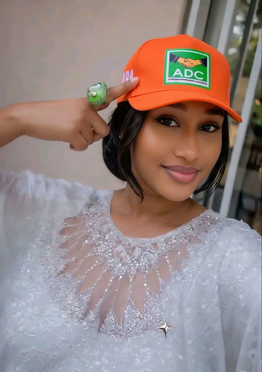 Chimamanda❤️ tweet media