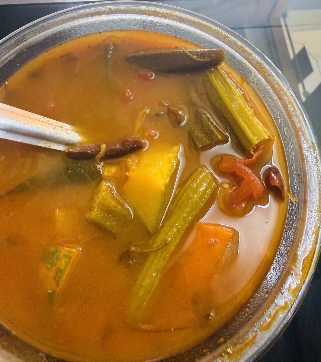 sunny5boy's tweet image. #Lunch : Home made Sambar &amp;amp; Sri Kanya chicken 555 starter one my all time fav combo 🥳😍

** Quinoa
** Kodiguddu porutu
** Chicken 555
** Sambar 
** Carrot
** Curd

#Food #RJY