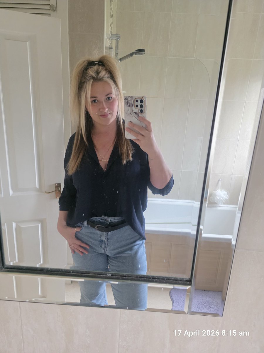 Poppy Hart tweet media