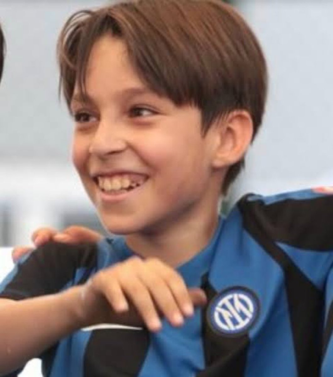 Bayram Nabi kardeşimizin en büyük hayallerinden birisi Fenerbahçe şampiyonluğu görmekmiş. Göremeden bu dünyadan göçüp gitti ama şampiyon olup bu isteğini yerine getirmek boynumuzun borcudur. <a href="/Fenerbahce/">Fenerbahçe SK</a>