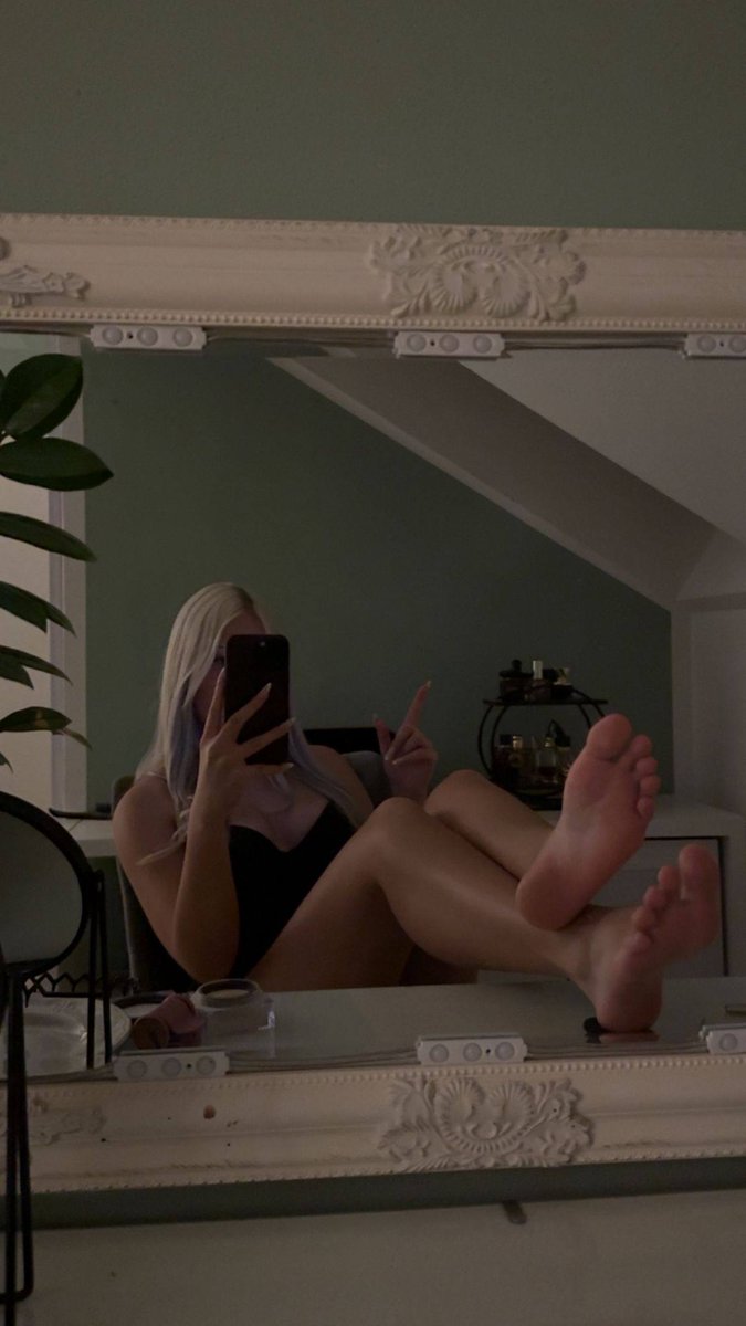 Carolin 🎀 tweet media