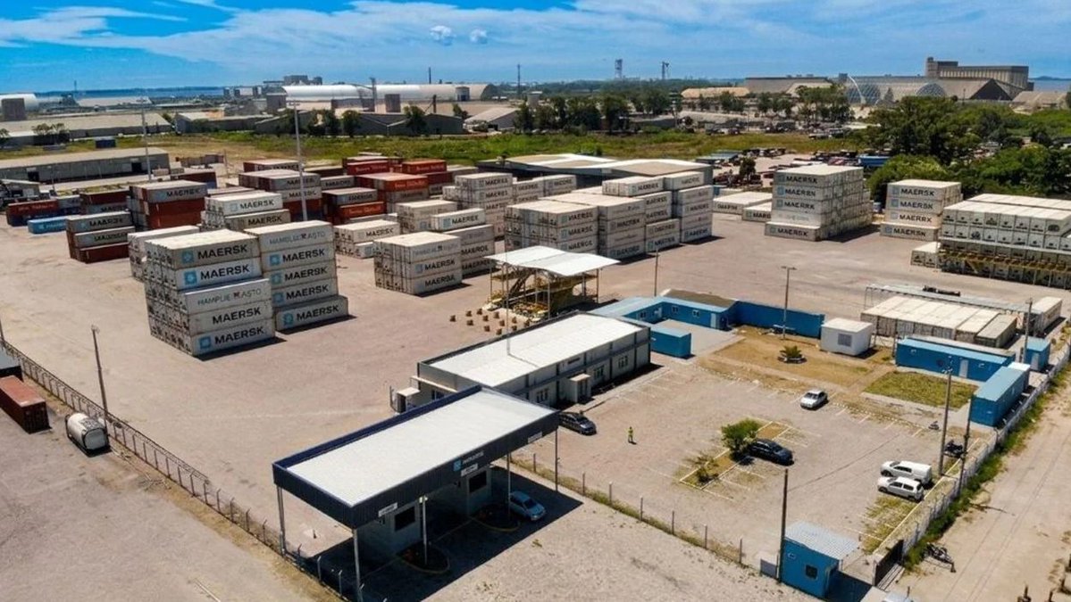 WorldCargoNews's tweet image. ⚫ 🔴 Maersk expands depot footprint in #Brazil: worldcargonews.com/shipping-logis… 
@Maersk 
#Warehousing #Logistics #SupplyChain #WorldCargoNews