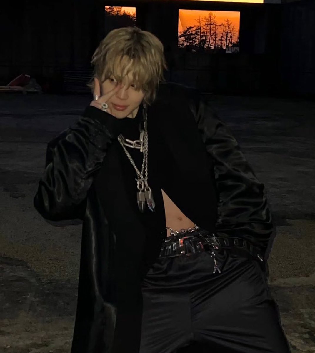 UpdateCharts tweet media