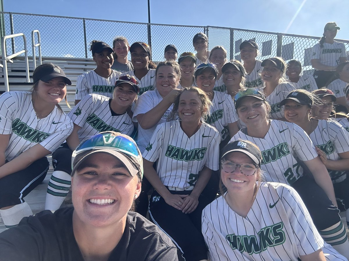 GreenHillHighSB's tweet photo. Thanks to everyone who came out and spent last night with us on #TheHill. Your support for the Bowman family was undeniable! #BiggerThanBall #GrowingUpGreen 💚 https://t.co/6E7e1FXeCI