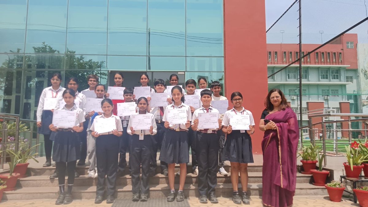 Indirapuram Public School, Crossings Republik tweet media
