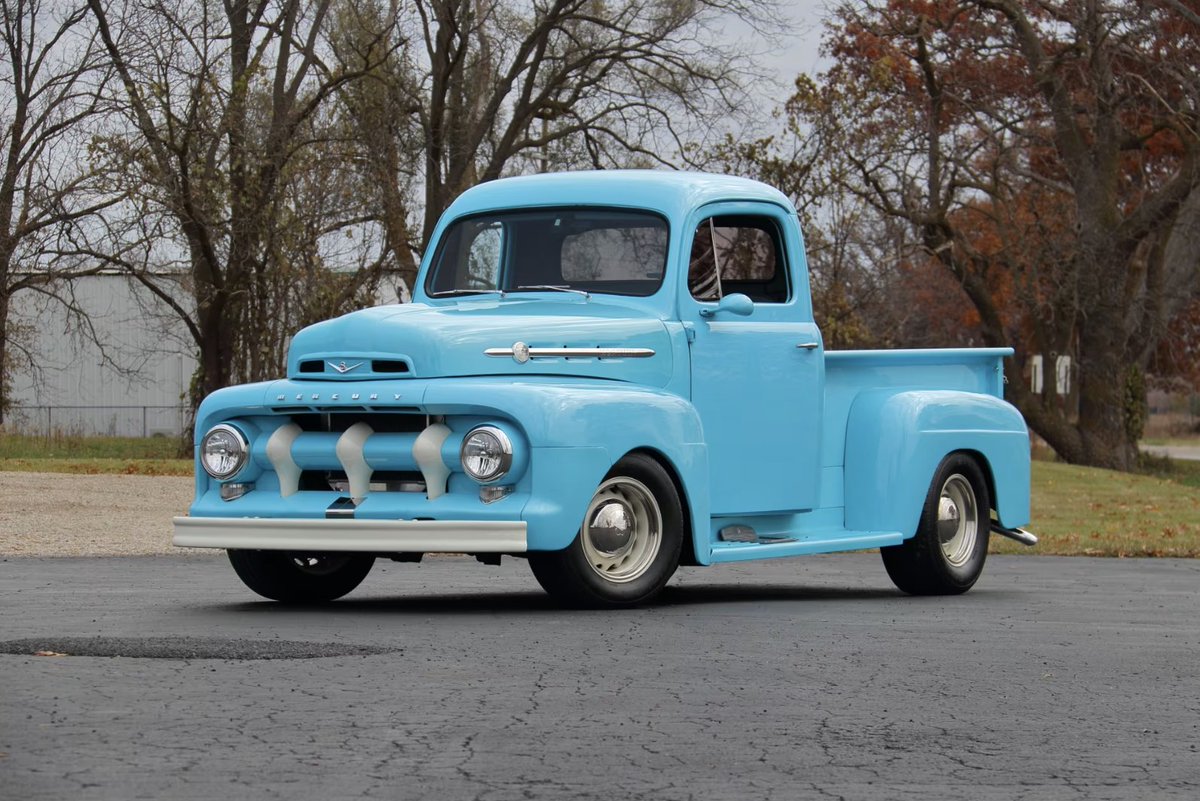 Mecum Auctions tweet media
