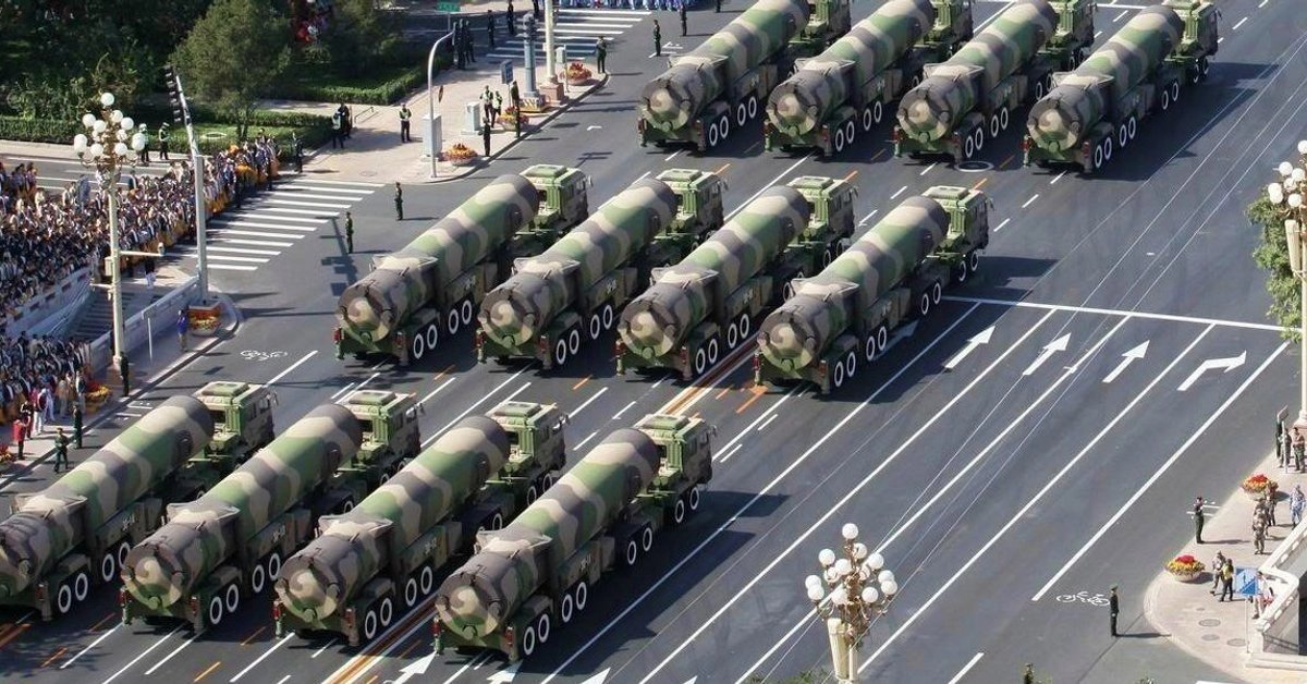 Te complas un superdepoltivo nuevo, el que siempre habías deseado, el de tus sueños...

Y luego qué... te complas otro, pero ya no es lo mismo, ya no te llena igual que el primelo

Pues a mí me está pasando con los misiles nucleales... es una sensación de vacío insoportable