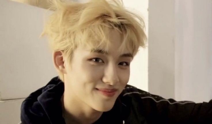 윈윈 얼굴 tweet media