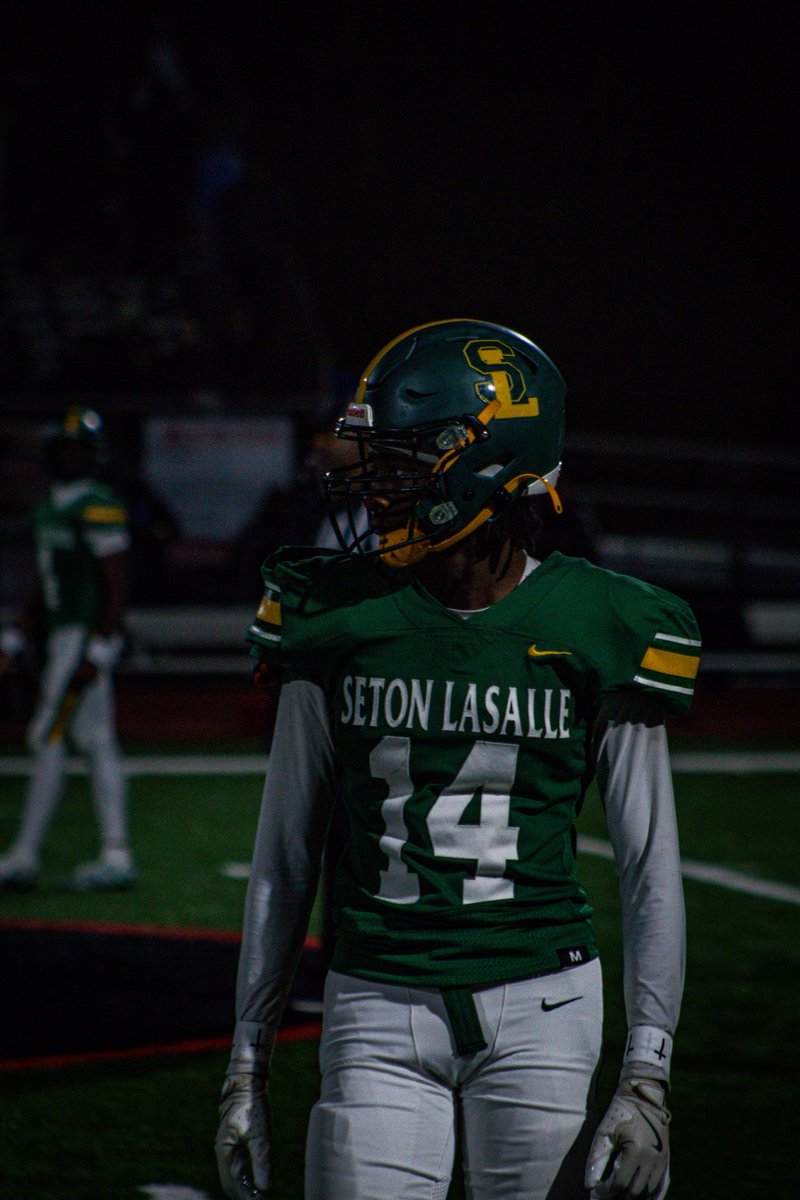 ronpolk10's tweet photo. Checkout my full sophomore season film 
⬇️⬇️⬇️
https://t.co/PxA2IujgZ3
C/O 28’ WR/DB 
WPIAL CHAMPS 💍
@WPIAL_Insider @wpialsportsnews @PaFootballNews @TheWPIALEdition https://t.co/Cb5RsFmHnn