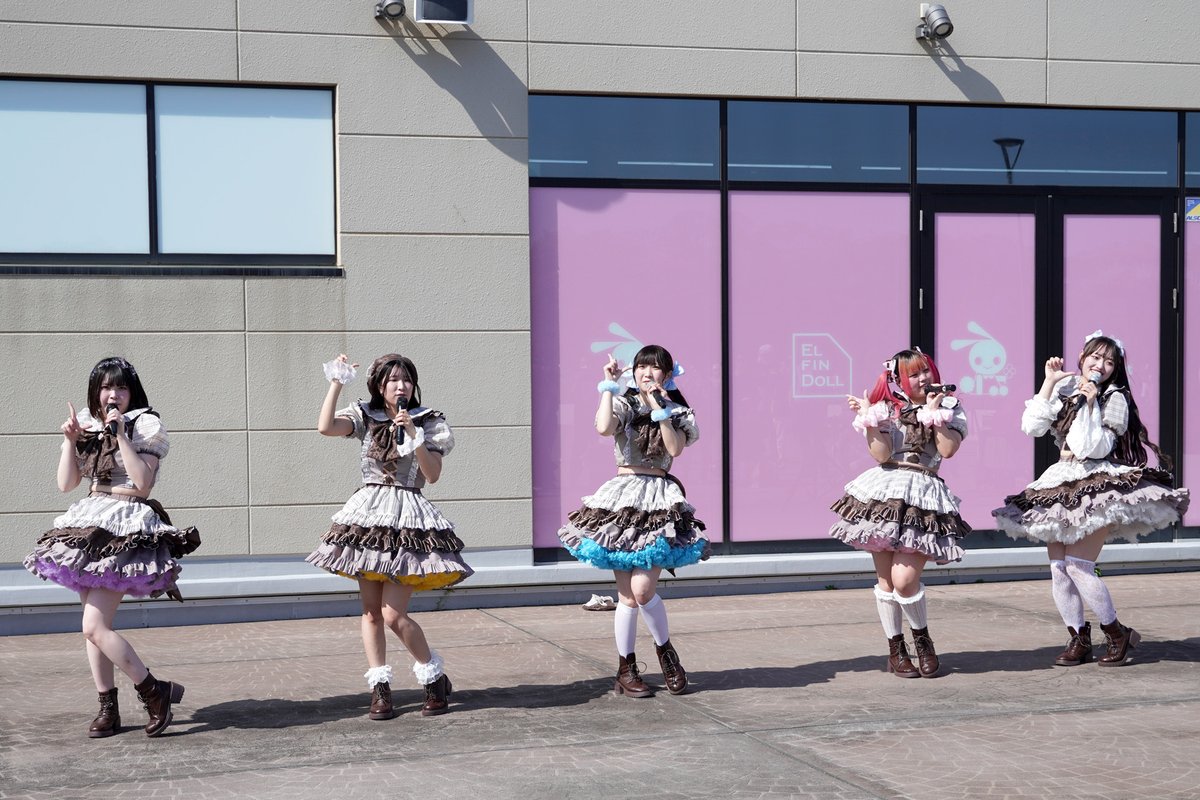よんもく tweet media