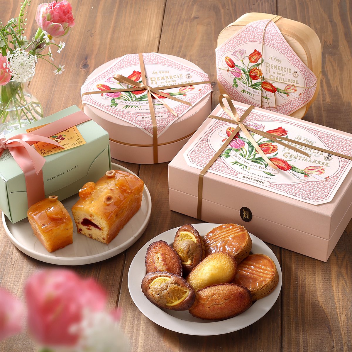 【母の日にもおすすめの華やかなギフト🌷】
今年の母の日は5/10✨
-
本日4/17より公式オンラインショップにて母の日の贈り物にもおすすめの華やかなギフトが登場しました♪各店頭では4/22より販売を開始いたします☺️

「フローラル ギフト」🌷