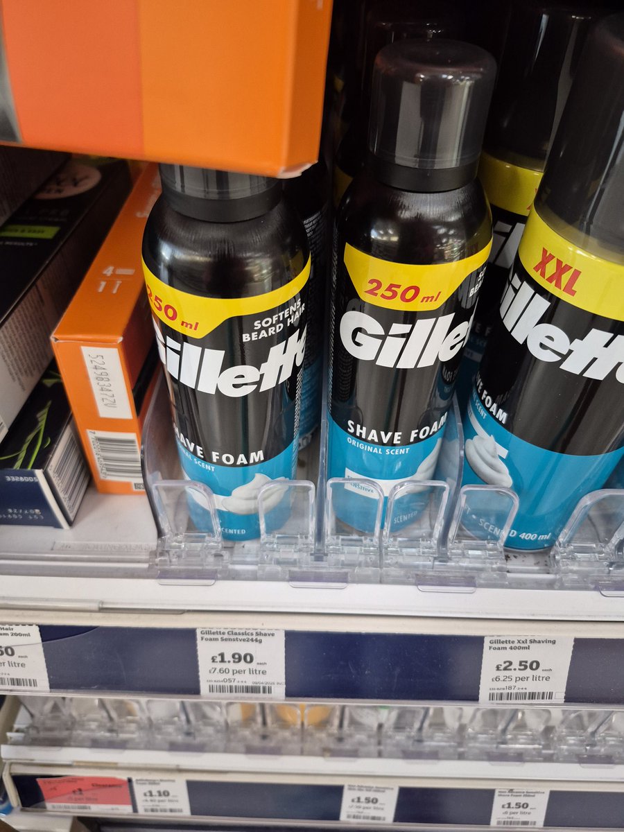 aitch_R_aitch's tweet image. We're being #mugged at #checkouts by #supermarkets &amp;amp; #manufacturers! #government letting them do it! Total piss take! @Gillette #shavingfoam a whopping £1.88! Before #lockdown was £1!Then £1.25.Then £1.40. Then last month £1.46!That's 42p in 4 weeks #RipOffBritain @asda #gillette