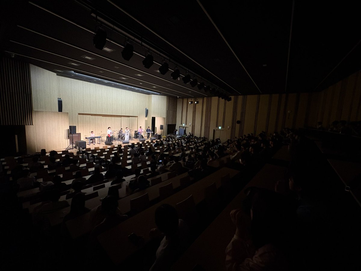 5日間の合同新歓、ありがとうございました！

最終日まで多くの方にご来場いただき、
【延べ800名以上】の方に参加していただきました👏

足を運んでくれた皆さん、ありがとうございます！

少しでもこれからの大学生活のきっかけになっていたら嬉しいです。
今後も学生自治会をよろしくお願いします！