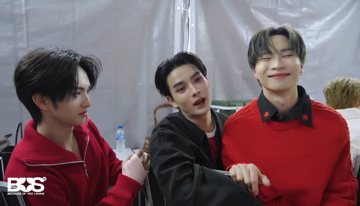 🍀พืช :P tweet media