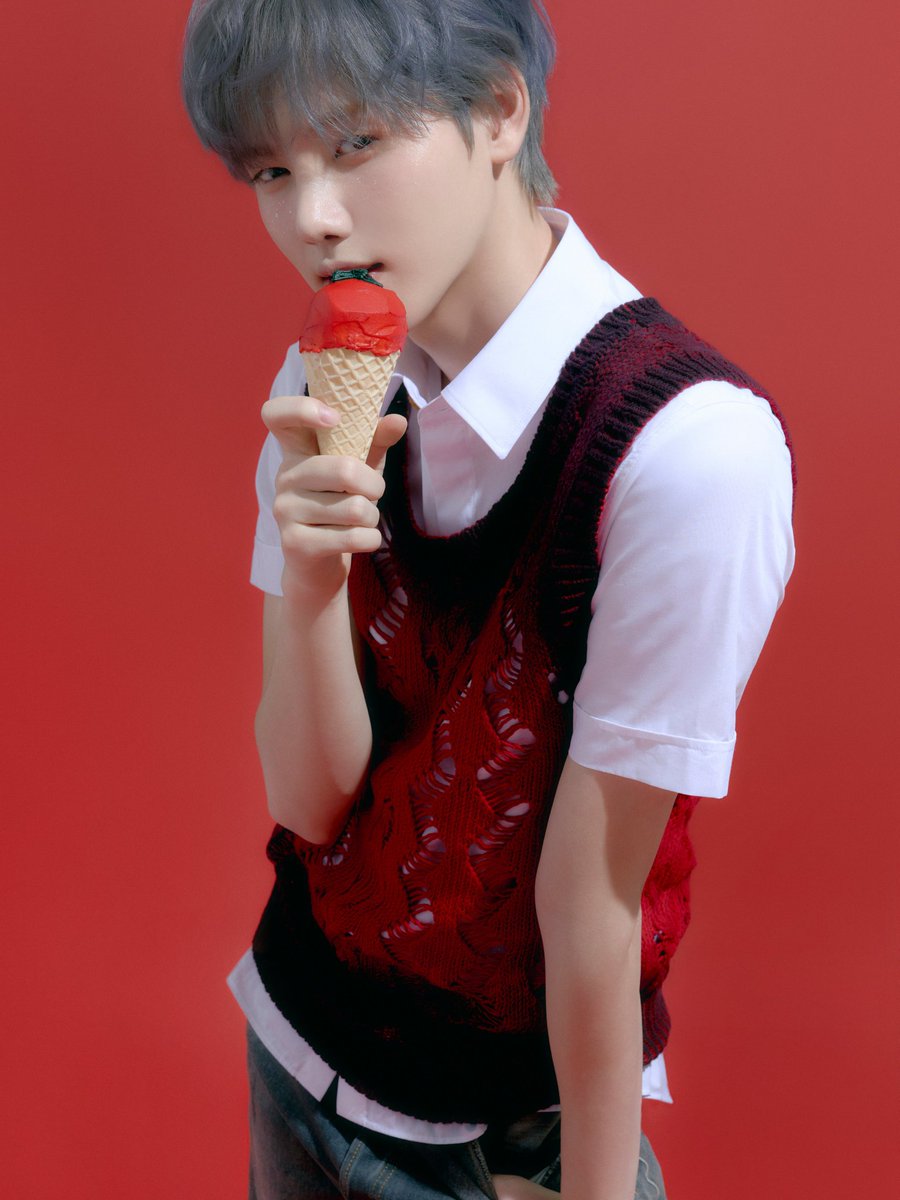 채이나 tweet media