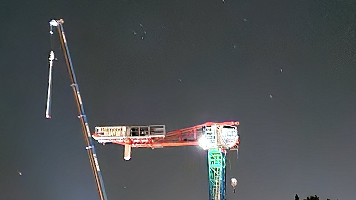 IsabelleC13's tweet image. Une ville la nuit, passion grue
(Aux premières loges, devant ma fenêtre)
#chantier #grue #cities #night #photography 
@Castelnau-le-lez 
@plaisirsdherault 
@laregionoccitanie