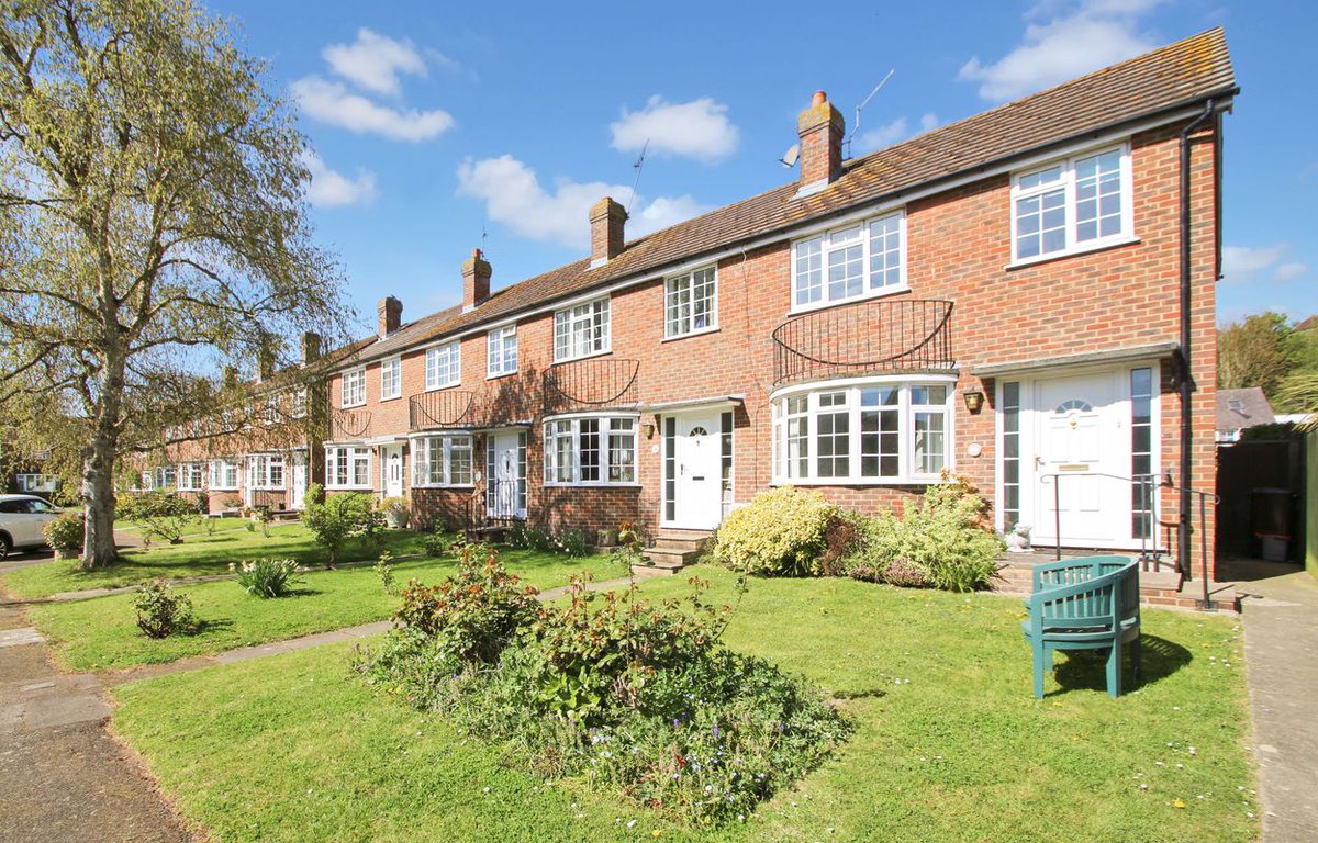 WarnerGrayKent's tweet image. Only a short walk from the centre of wonderful Rye, this bright and sunny property in North Salts is chain free. Talk to WarnerGray in Rye to find out more and book an appointment. warnergray.co.uk #warnergray #rye