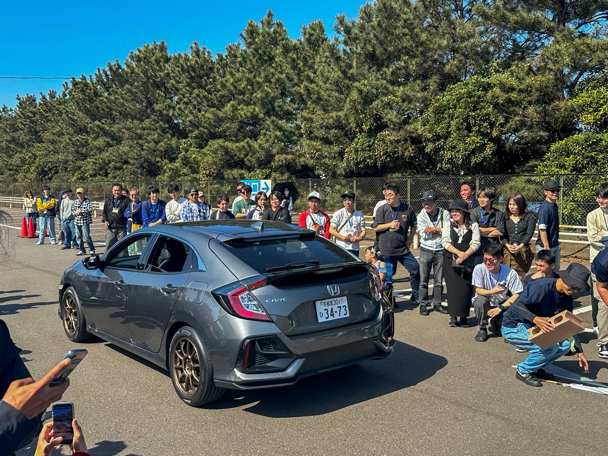 千葉オフで本田技研工業が出展してたFK9 10代目シビックのディーゼルモデルですね。 海外仕様だからかヘッドライトウォッシャー付いてたけど ...