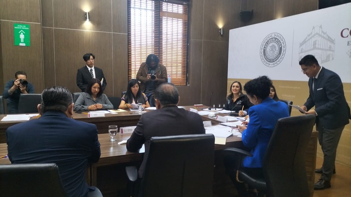 ANALIZAN REFORMA INTEGRAL EN VIOLENCIA QUÍMICA poderedomex.com/analizan-refor…