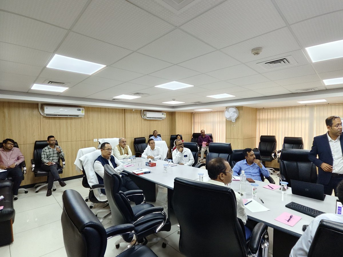 DgcisDoC's tweet photo. First  Meeting of the Steering Committee for overseeing the IT Revamping  Project of DGCIS, Kolkata on April 17th 2026 in presence of Hon'ble  Special Secretary TIAW (DOC) - Shri Suchindra Misra and Hon'ble Economic  Advisor (DOC) - Dr C. Vanlalramsanga https://t.co/bEWaSrTfwj