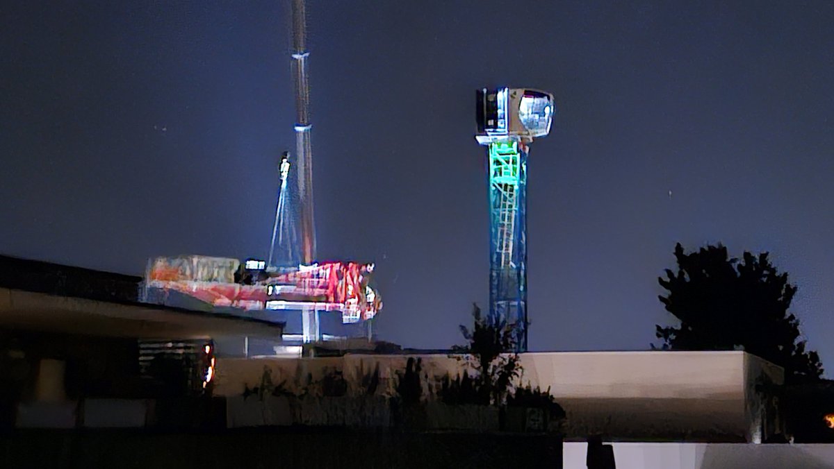 IsabelleC13's tweet image. Une ville la nuit, passion grue
(Aux premières loges, devant ma fenêtre)
#chantier #grue #cities #night #photography 
@Castelnau-le-lez 
@plaisirsdherault 
@laregionoccitanie