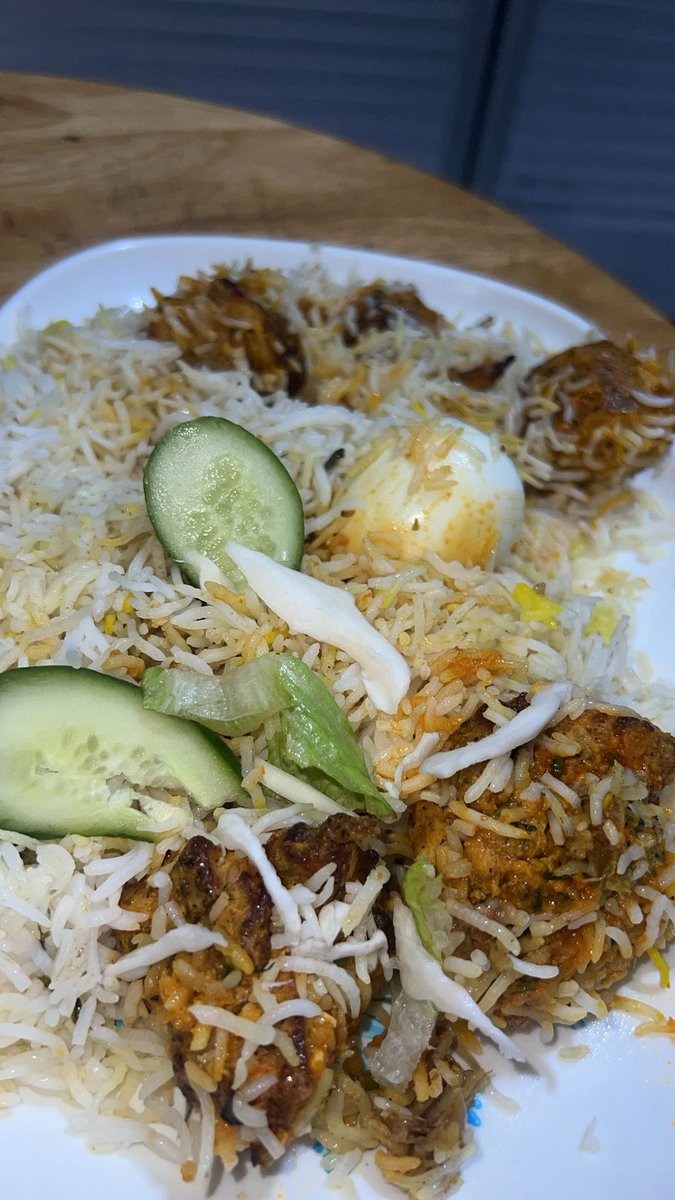 Iam_Mudasir1's tweet image. جمعہ کا دن ہو اور بریانی نہ ہو… ایسا تو نہیں ہو سکتا 😋
آج پھر مٹکا بریانی ہو جائے 🍗🍚🔥
بریانی صرف کھانا نہیں،
یہ ایک جذباتی رشتہ ہے 🤭❤️
#BiryaniLover #MoodFixer 
#Hero